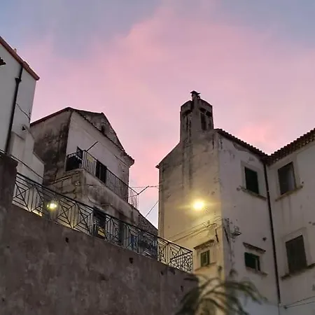 Monolocale In Vicolo Storico 