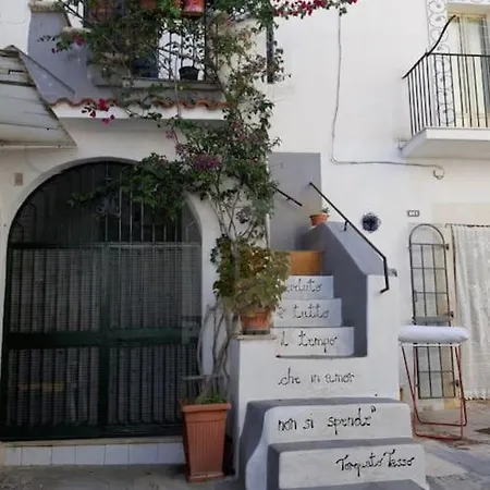 Monolocale In Vicolo Storico 